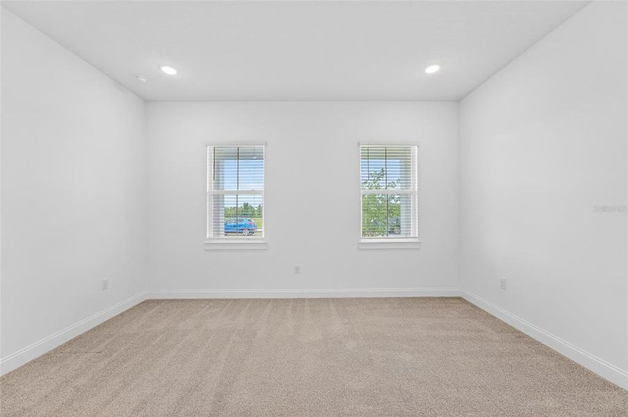 Spacious, unfurnished interior of a new home in , Winter Garden (Image 35).