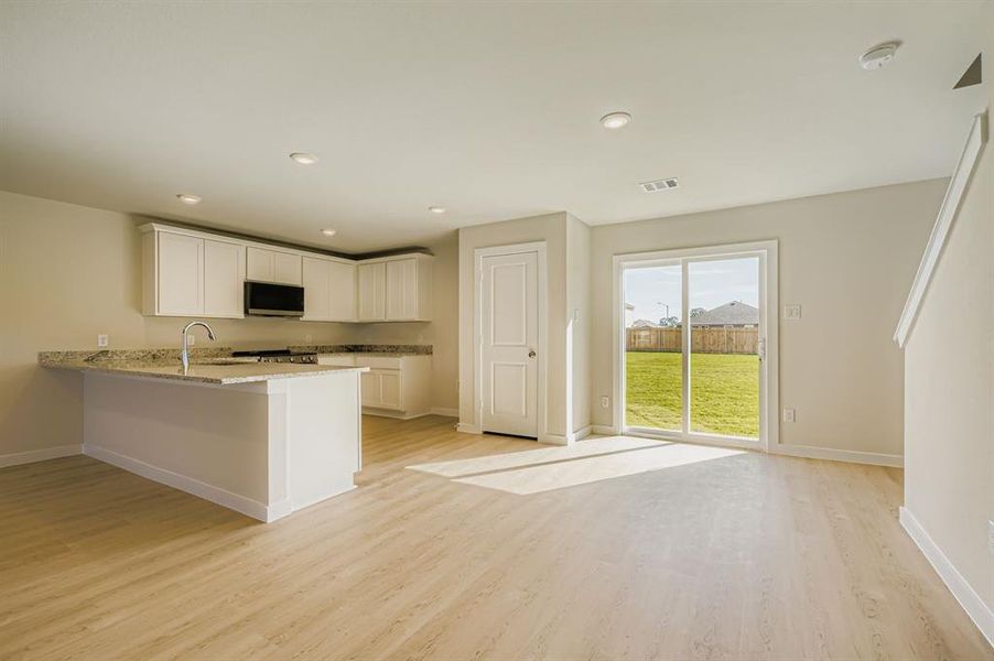 Spacious, unfurnished interior of a new home in Middlefield Village, Dallas (Image 17). Spacious, unfurnished interior of a new home in Middlefield Village, Dallas (Image 17).