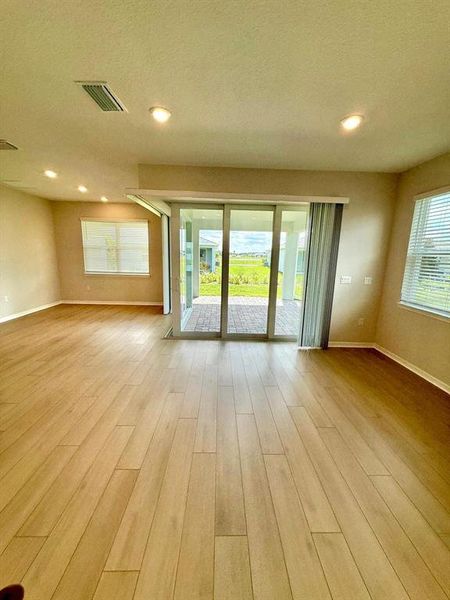Spacious, unfurnished interior of a new home in , St. Cloud (Image 18).