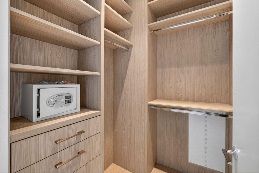 Close-up of interior finishes inside a home in , Fort Lauderdale (Image 22). Close-up of interior finishes inside a home in , Fort Lauderdale (Image 22).