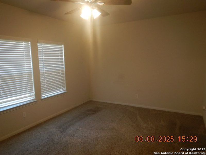 Spacious, unfurnished interior of a new home in Notting Hill, Converse (Image 14).