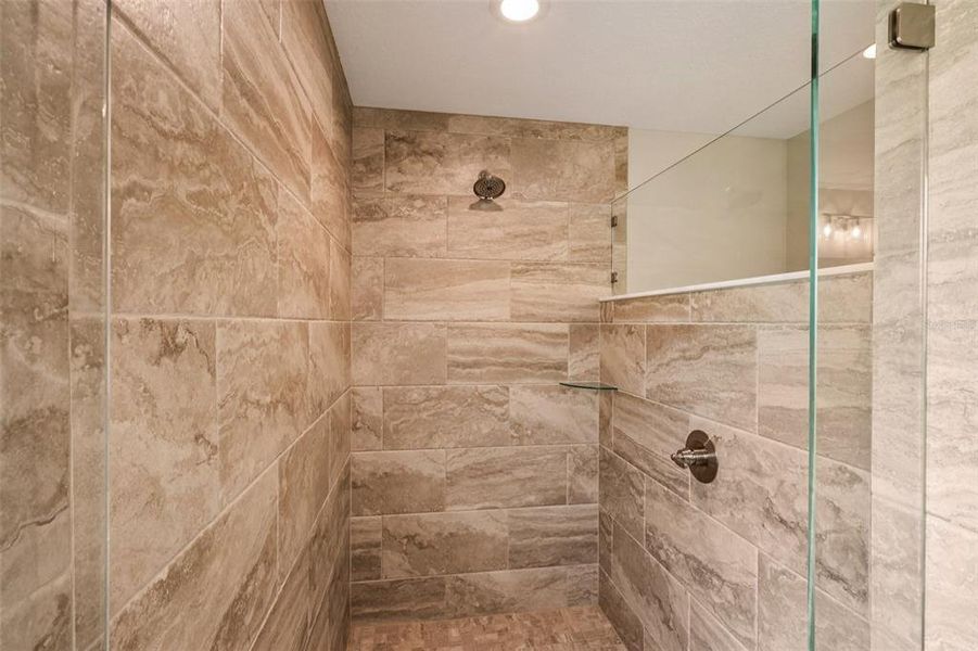 Close-up of interior finishes inside a home in , Hernando (Image 21).