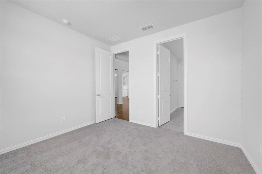 Spacious, unfurnished interior of a new home in Lilyana, Celina (Image 36).