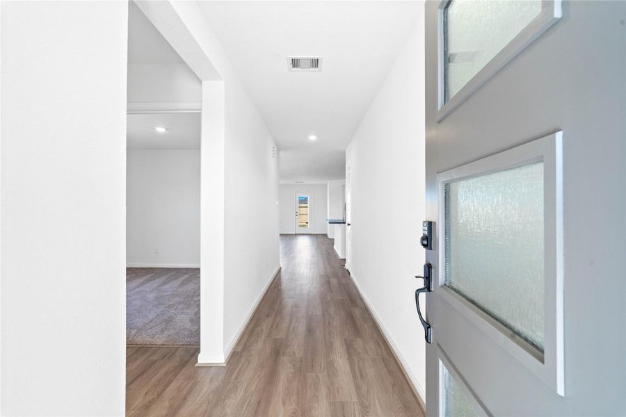 Spacious, unfurnished interior of a new home in Olympia Falls, Fresno (Image 15). Spacious, unfurnished interior of a new home in Olympia Falls, Fresno (Image 15).