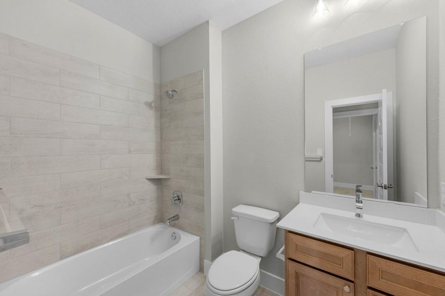 Furnished interior view inside a new home in Briarwood Crossing, Rosenberg (Image 7).