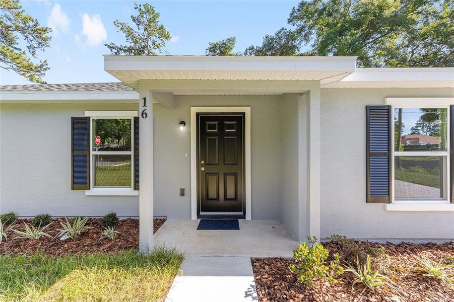 Exterior details and patio area of a home in , Ocala (Image 23).