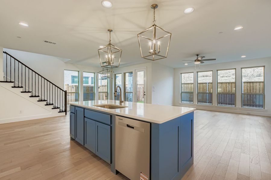 3525 Kings Court - Kitchen