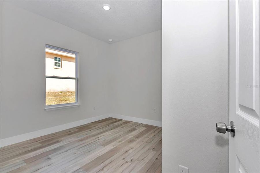 Spacious, unfurnished interior of a new home in , Ocala (Image 47).