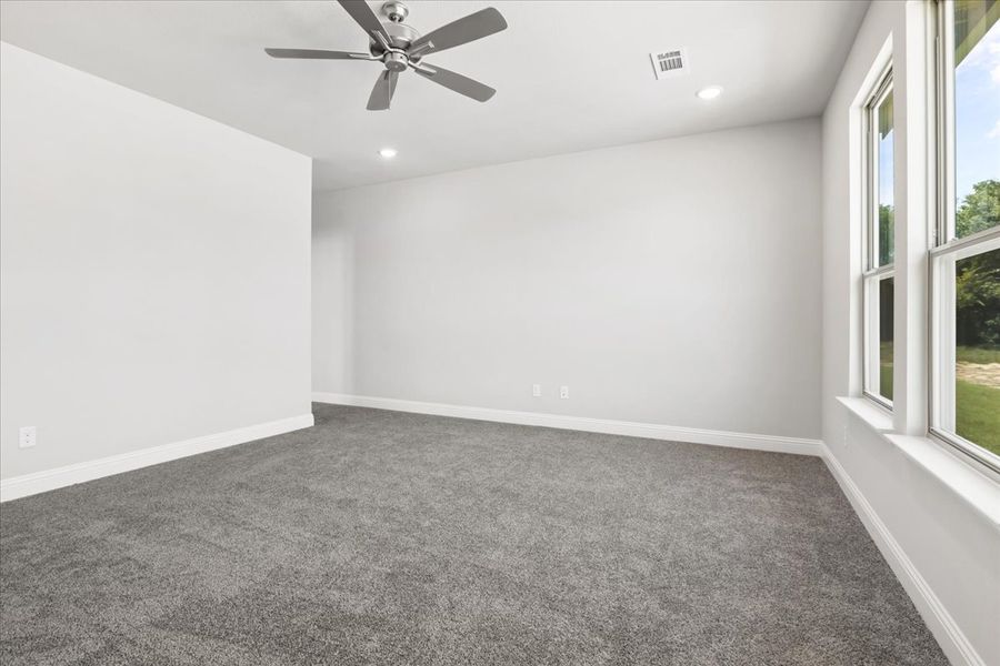 Spacious, unfurnished interior of a new home in The Ranches at Valley View, Springtown (Image 21).