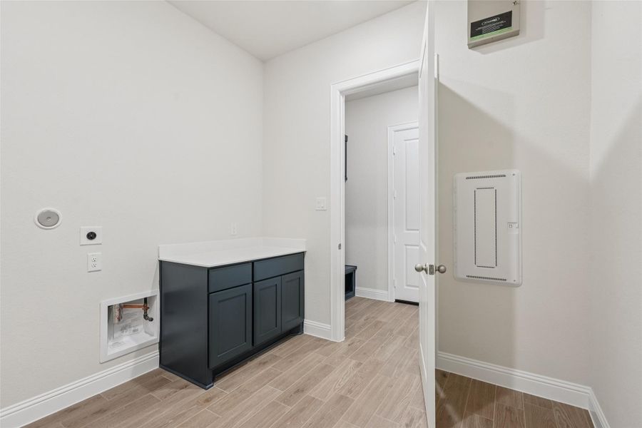 Furnished interior view inside a new home in Sienna 65', Missouri City (Image 13).