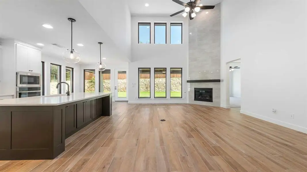 Spacious, unfurnished interior of a new home in The Heights At Uptown Celina 50', Celina (Image 16).