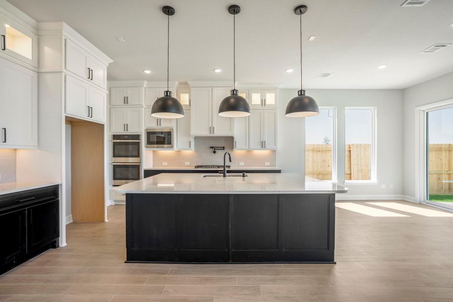 Furnished interior view inside a new home in Jordan Ranch 70' Lots, Fulshear (Image 15).