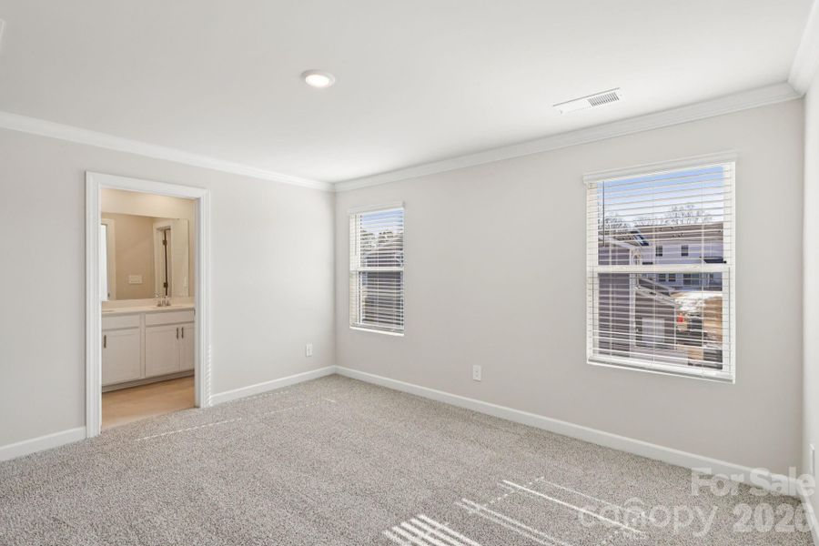 Spacious, unfurnished interior of a new home in Galloway Ridge, Charlotte (Image 22).