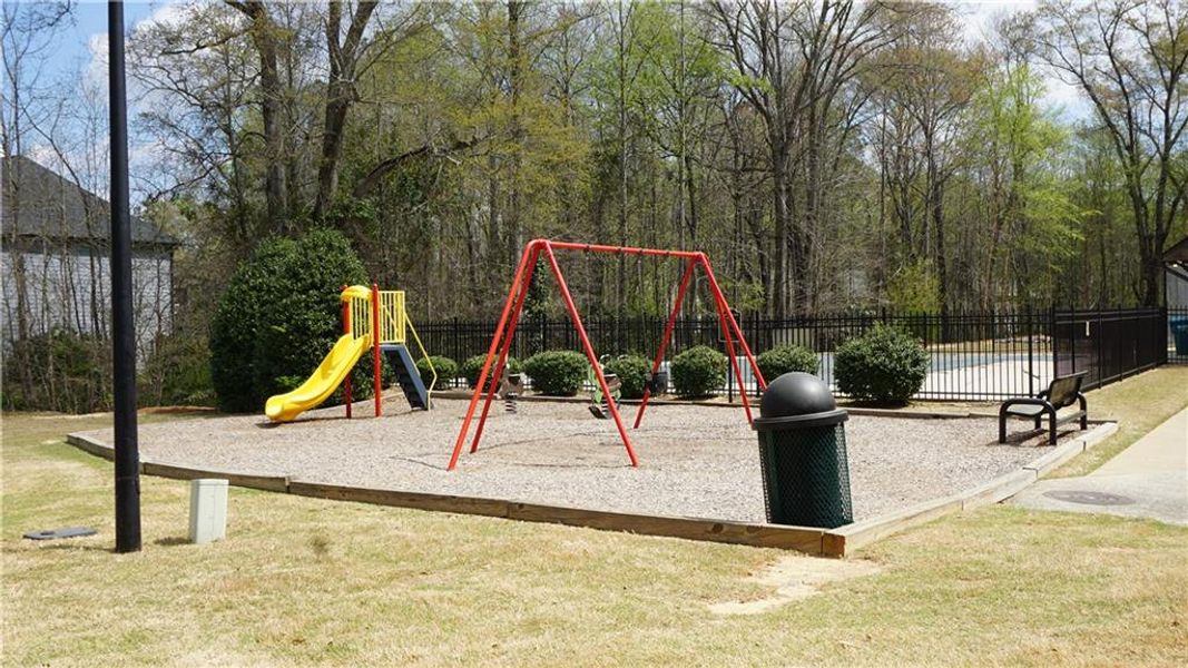 Community amenities in , Austell (Image 3).