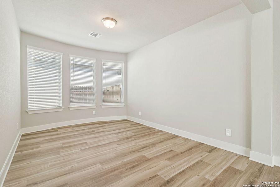 Spacious, unfurnished interior of a new home in Remington Ranch, San Antonio (Image 15). Spacious, unfurnished interior of a new home in Remington Ranch, San Antonio (Image 15).