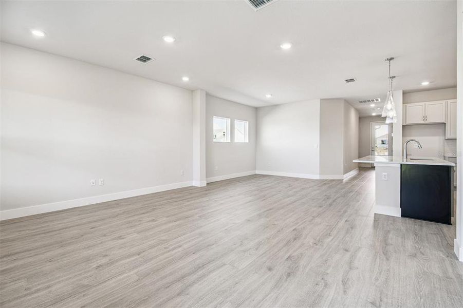 Spacious, unfurnished interior of a new home in Waterset Tradition Series, Apollo Beach (Image 30).