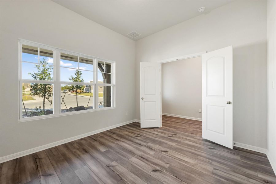 Photos are representative images and renderings for illustrative purposes only. Actual structural options and design images of the home may vary. Photos are representative images and renderings for illustrative purposes only. Actual structural options and design images of the home may vary.