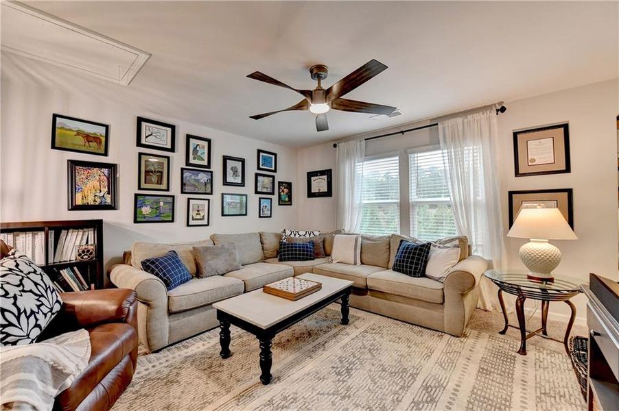 Furnished interior view inside a new home in Haverhill Farms, Bethlehem (Image 16).