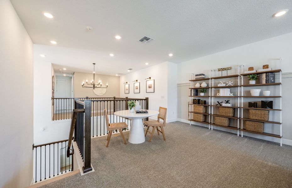 Representative furnished interior of a home built from the Berkley Grand by Pulte Homes in Two Rivers, Zephyrhills (Image 37).