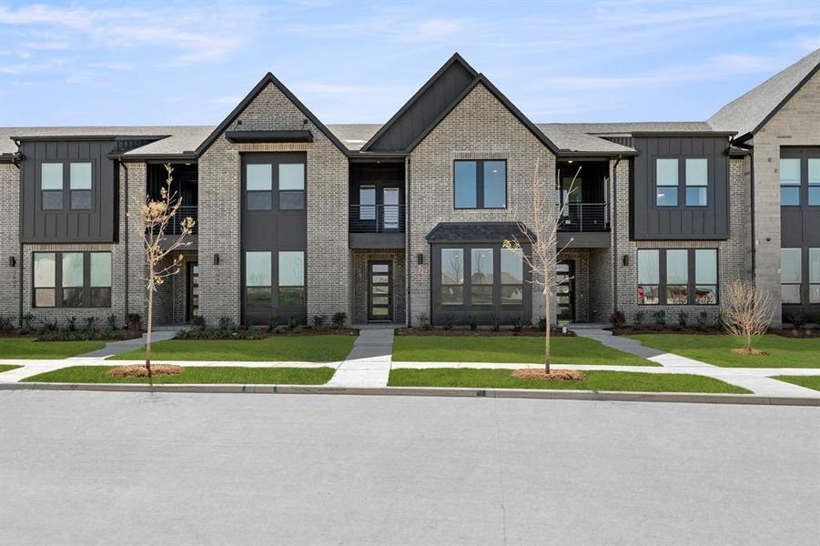 02. 3916 Keya - Front