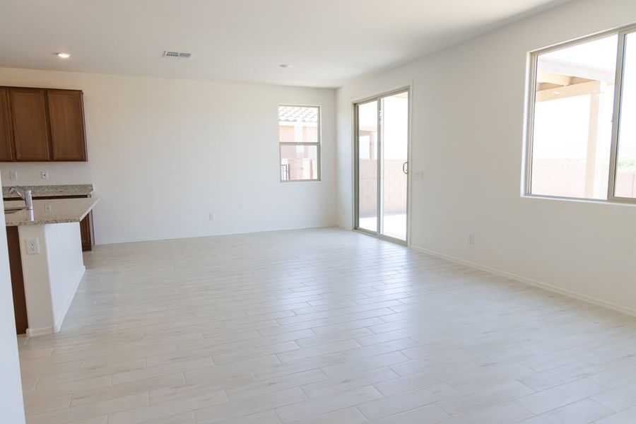 Image 5 of a home in Colina de Anza Agave.