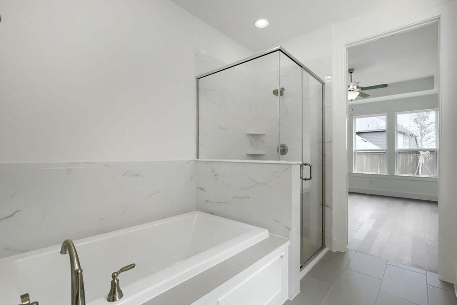 833 Stone Grove - Primary Bathroom 833 Stone Grove - Primary Bathroom