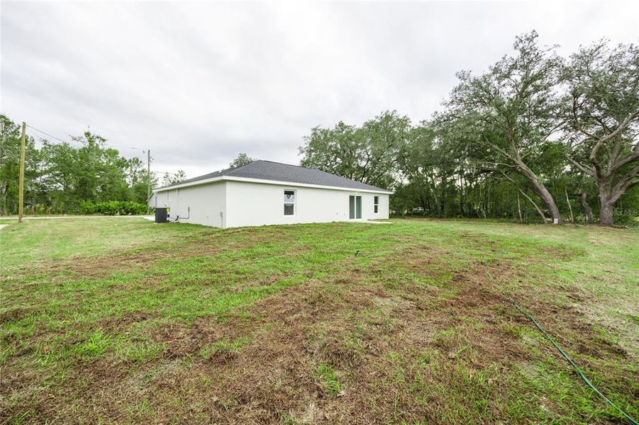 Exterior details and patio area of a home in , Ocklawaha (Image 25).