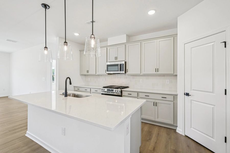 Representative images and renderings are for illustrative purposes. Actual structural options and design finishes of home may vary. Representative images and renderings are for illustrative purposes. Actual structural options and design finishes of home may vary.
