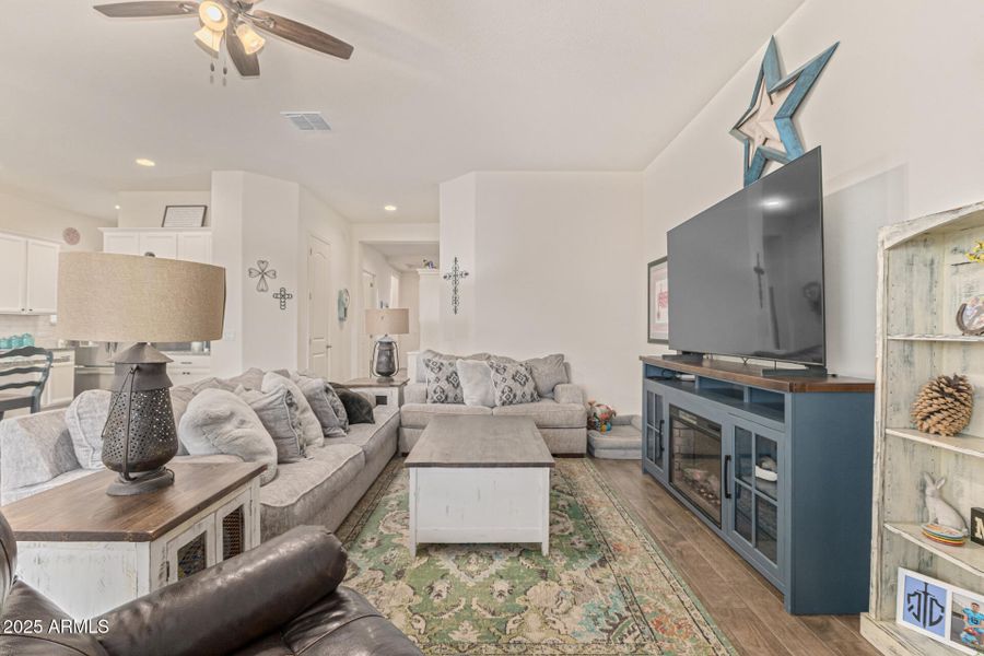 08-San Tan 08-San Tan