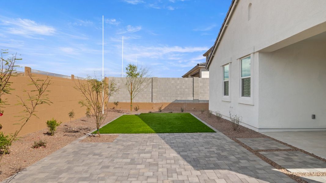 Exterior details and patio area of a home in Aloravita, Peoria (Image 3).