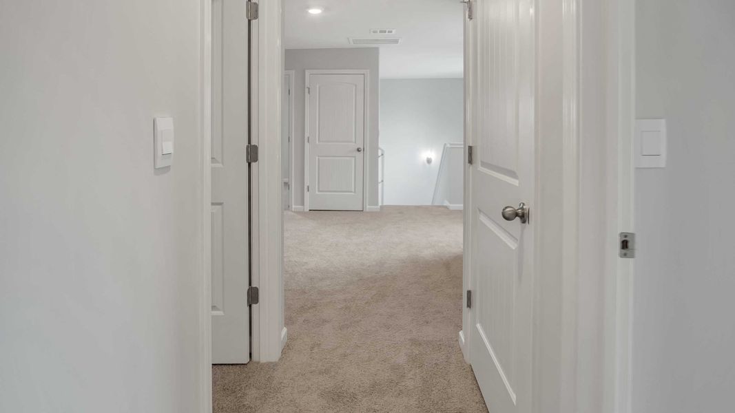 Representative unfurnished interior of a home built from the BELFORT by D.R. Horton in Savannah Lakes, Lewisburg (Image 26).