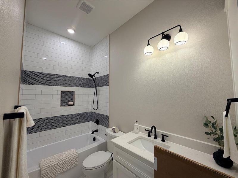 Furnished interior view inside a new home in Oak Water Ranch, Granbury (Image 23).