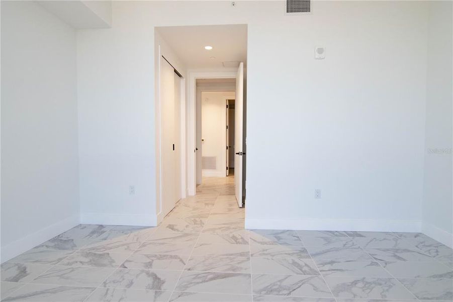 Spacious, unfurnished interior of a new home in , St. Petersburg (Image 15). Spacious, unfurnished interior of a new home in , St. Petersburg (Image 15).