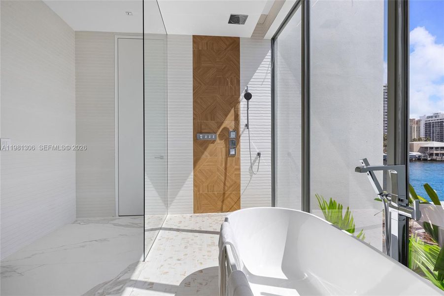 Exterior details and patio area of a home in , Hallandale Beach (Image 34).