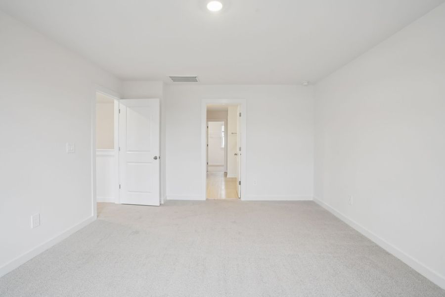 Spacious, unfurnished interior of a new home in River Ridge, Clarksville (Image 16).