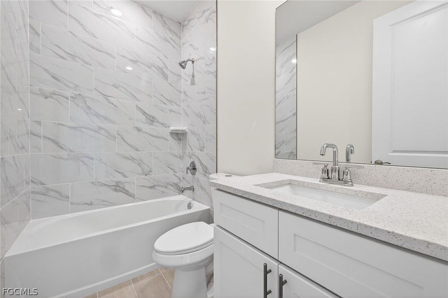 Furnished interior view inside a new home in Cape Coral, Cape Coral (Image 13).