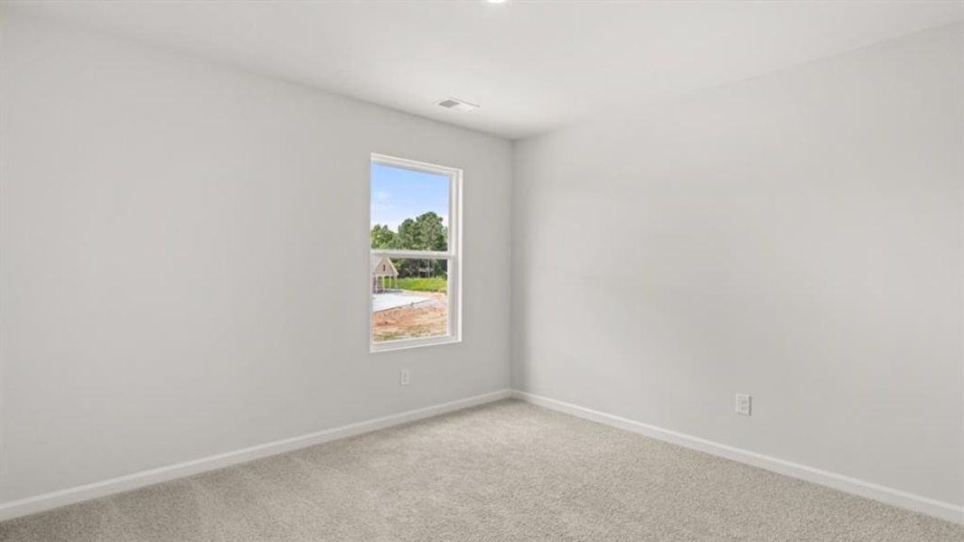 Spacious, unfurnished interior of a new home in Oconee Overlook, Gainesville (Image 37).