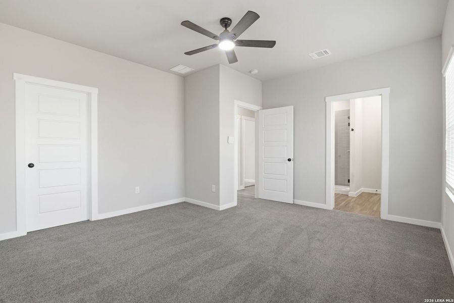 Spacious, unfurnished interior of a new home in , San Antonio (Image 13).