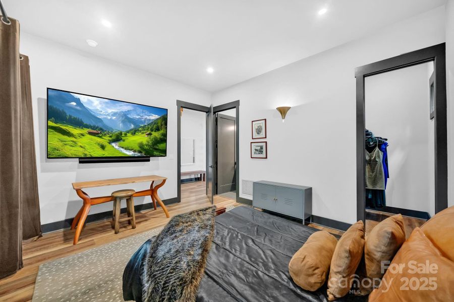 Spacious guest bedroom w/ walk in closet