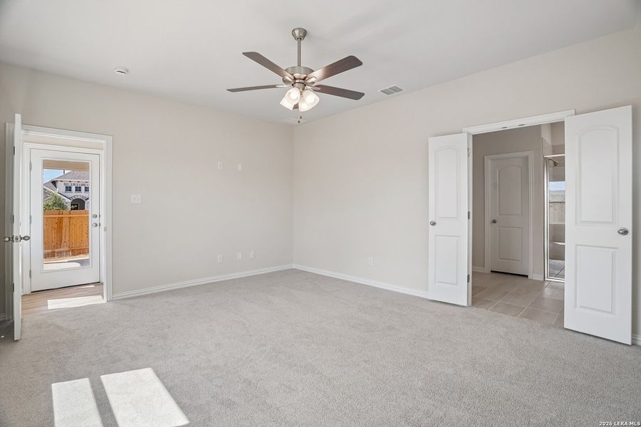 Spacious, unfurnished interior of a new home in Prairie Green, Converse (Image 20).