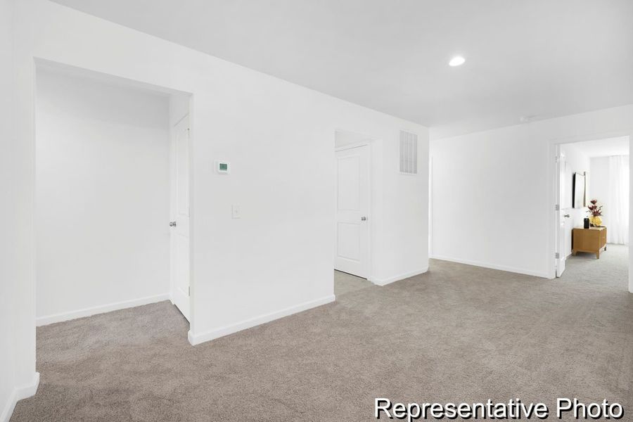 Spacious, unfurnished interior of a new home in Wheatfield Estates, Statesville (Image 17).