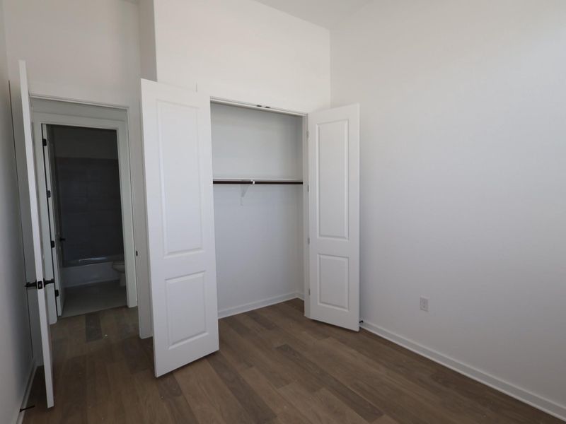 Spacious, unfurnished interior of a new home in Estancia West, Manchaca (Image 21).