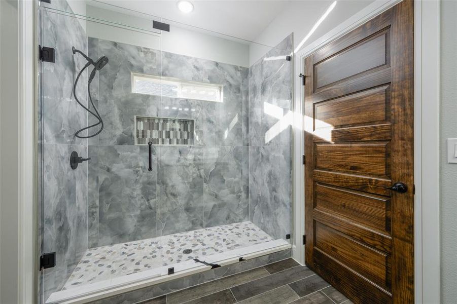 Furnished interior view inside a new home in , Whitewright (Image 9).