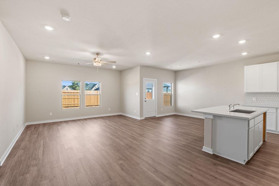 Spacious, unfurnished interior of a new home in Arabella on the Prairie 60', Richmond (Image 16).