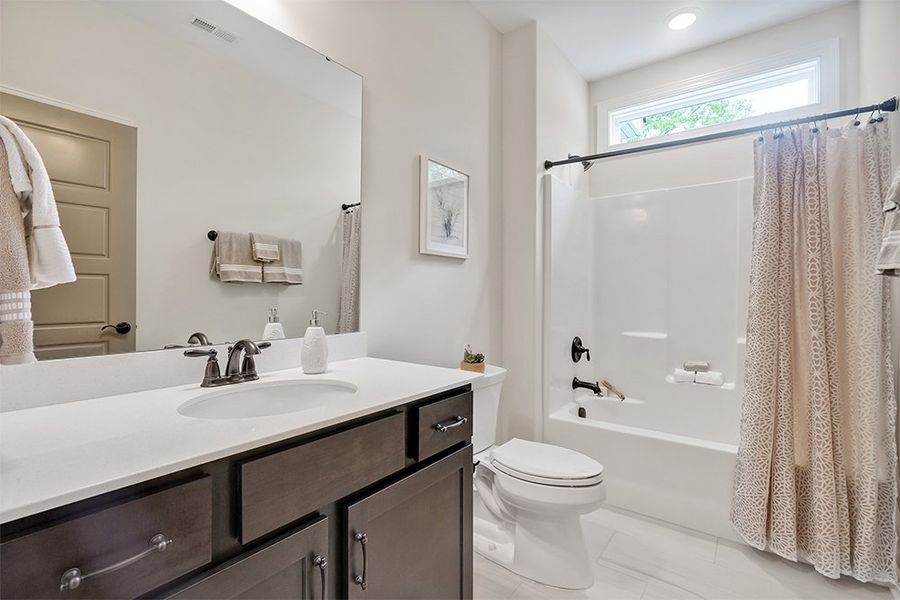 Grace Bay, Guest Bathroom