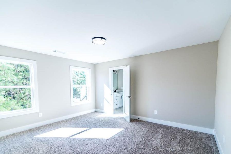Spacious, unfurnished interior of a new home in Creekside, Decatur (Image 19).
