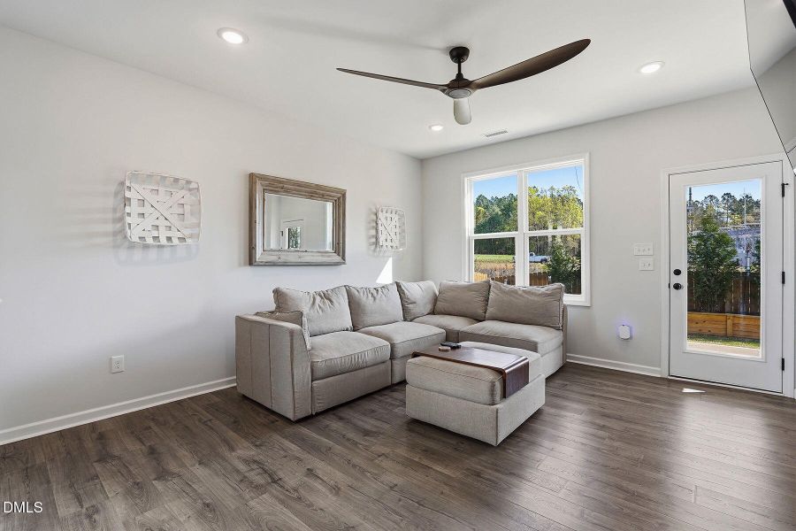 19-web-or-mls-263 Maidenhair Pl-59