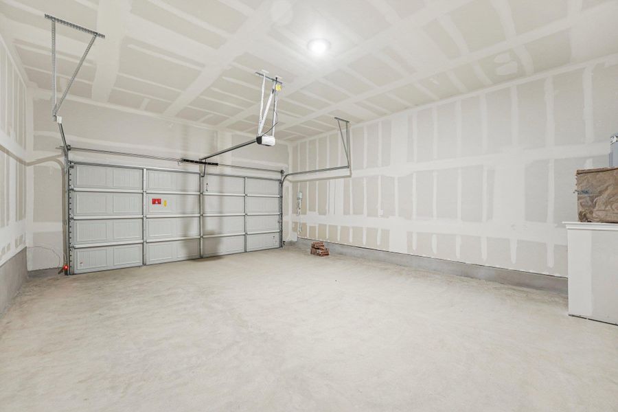 Spacious, unfurnished interior of a new home in Clayton Ranch, Copperas Cove (Image 34).