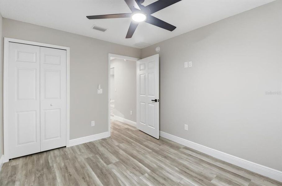 Spacious, unfurnished interior of a new home in , Citrus Springs (Image 17).