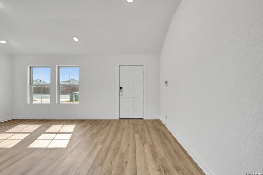 Spacious, unfurnished interior of a new home in Winding Brook, San Antonio (Image 20). Spacious, unfurnished interior of a new home in Winding Brook, San Antonio (Image 20).